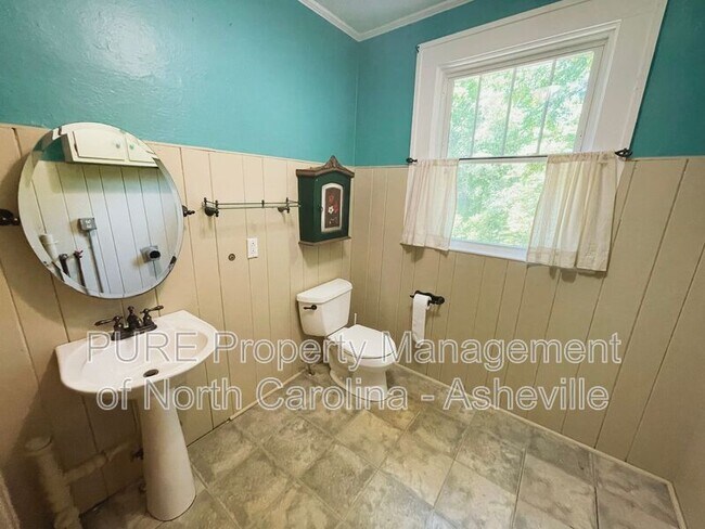 Building Photo - 109 Forest Hill Dr