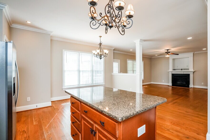 Building Photo - 1005 Azalea Cottage Ct