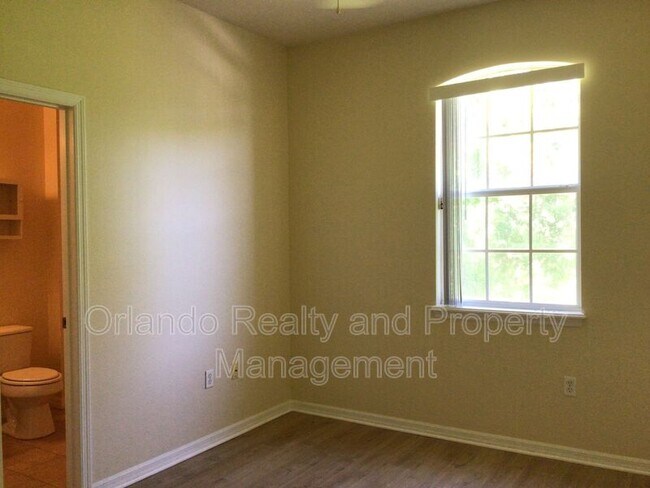 Building Photo - 264 Monroe Cir