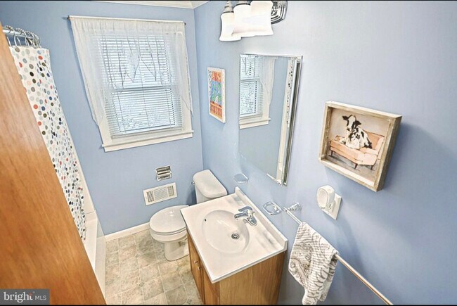 Building Photo - 271 Haybrook Dr