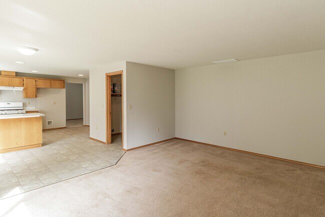 Building Photo - Spacious 4 Bedroom Home | 2,116 SF | Great Room with Fireplace | Fenced Backyard & 2-Car Garage