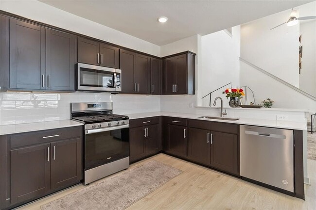 Building Photo - 105 New Hvn St