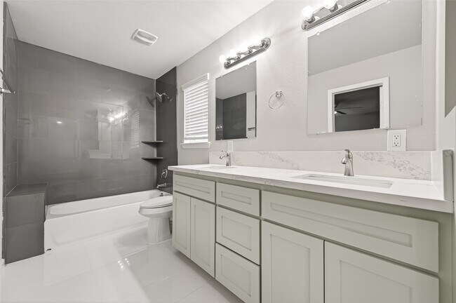 Building Photo - 7739 Antoine Dr