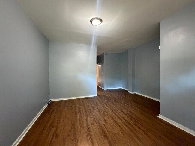 Building Photo - 6006 S Marshfield Ave