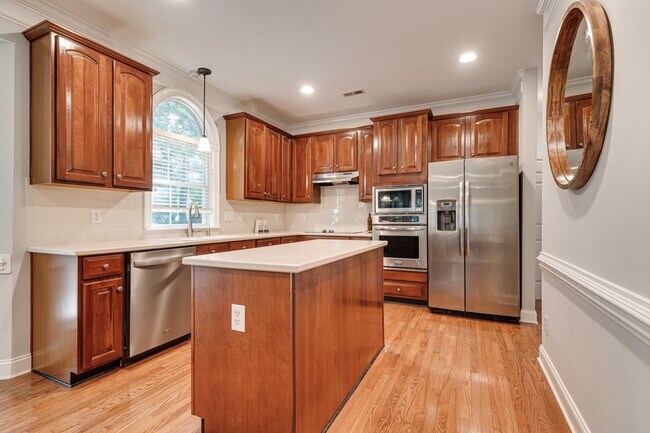 Building Photo - 7111 Weddington Brook Dr