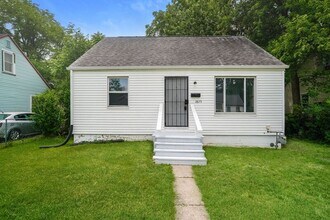 Building Photo - 2875 E 12th Ave