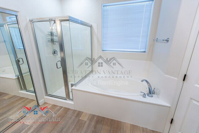 Building Photo - 14616 W Windward Ave