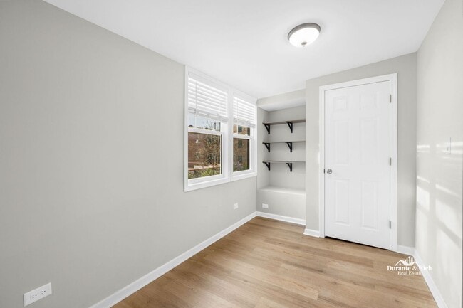 Building Photo - Modern Updated Victorian Duplex 3-Plus Bed...