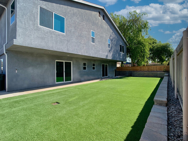 Private backyard 750 SF, brand new astro-turf (separation fence we will be prior to move in) - 1051 Greenfield Dr