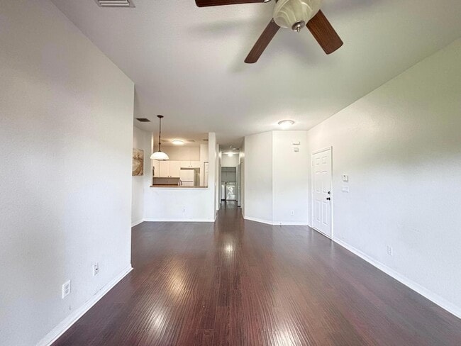Building Photo - 3080 Grandiflora Dr