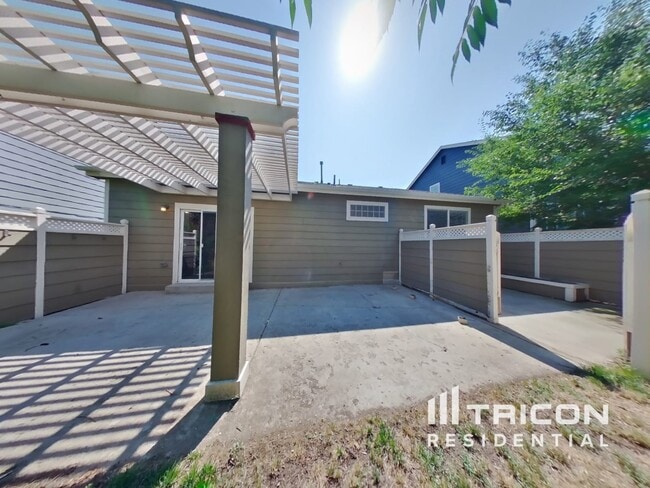 Building Photo - 1227 101st Ave Ct