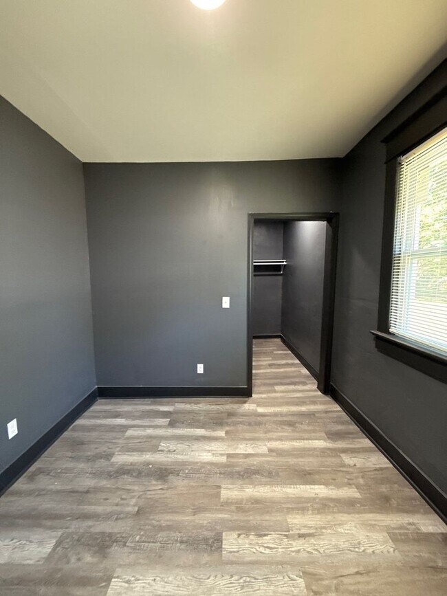 Building Photo - Welcome to your dream home!