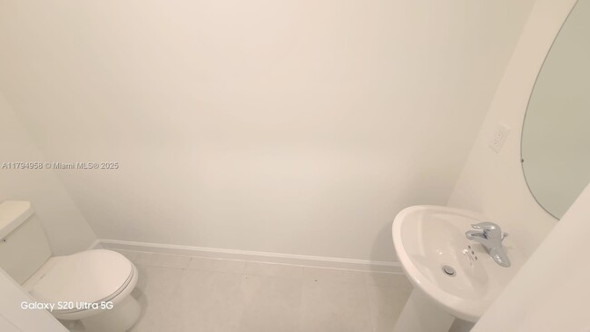 Building Photo - 226 SW 159th Ct