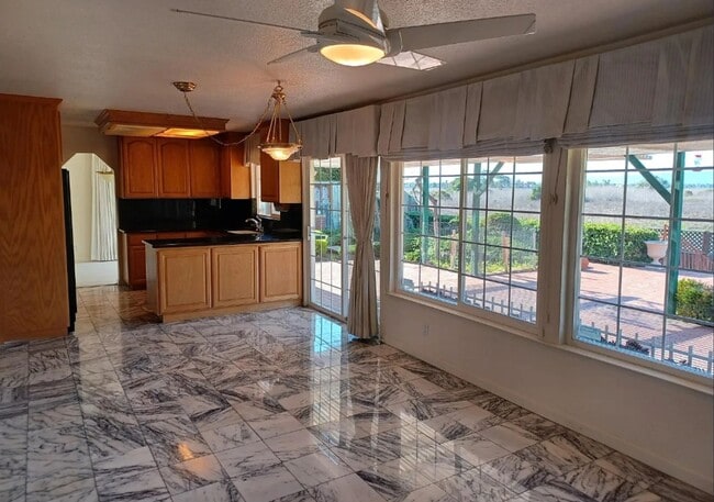 Building Photo - BEAUTIFUL TWO LEVEL 4BD/3BA HOME AVAILABLE IN NEWARK, CA !!!!!!