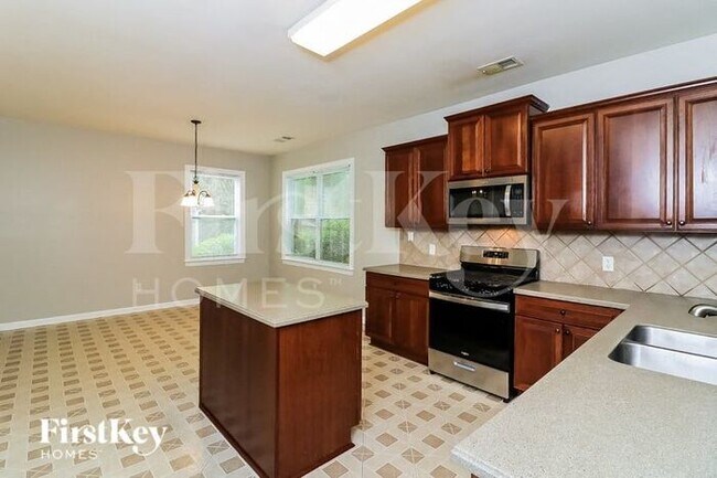 Building Photo - 2405 Langstan Ct