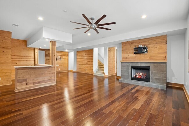 Building Photo - 444 Wild Elm St