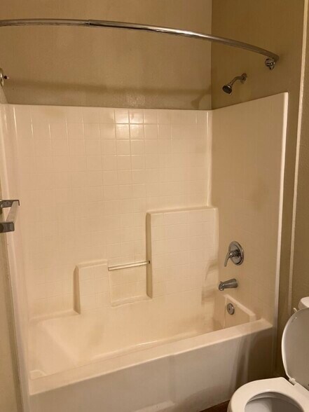 Building Photo - 10550 W Alexander Rd