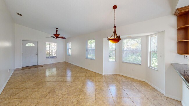 Building Photo - 224 Tarpon Ave