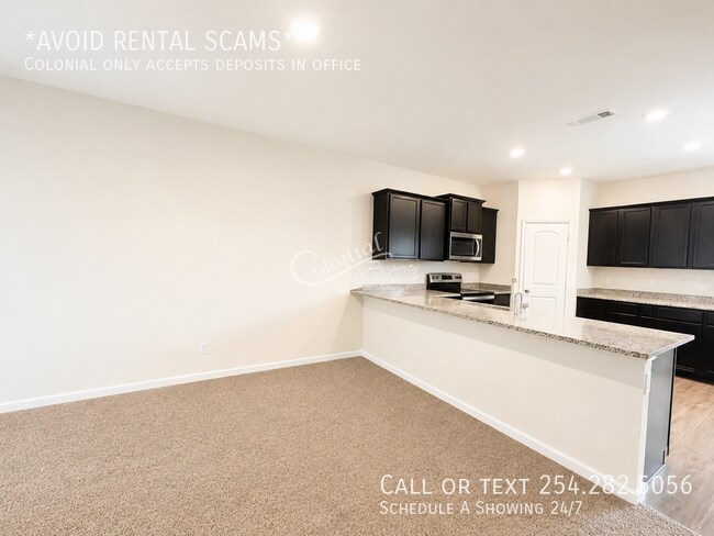 Building Photo - 325 Crescent Dr