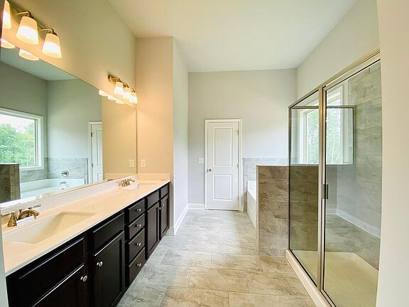 Building Photo - 1727 Holman Forest Dr NE