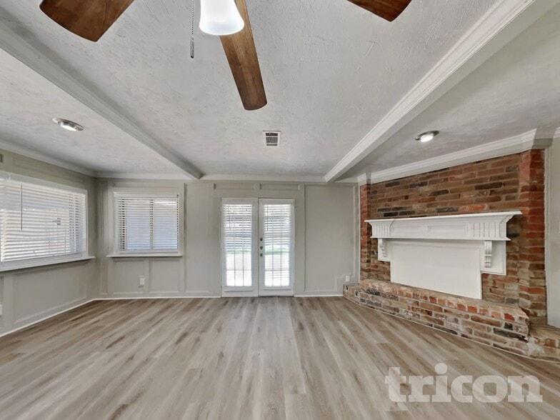 Building Photo - 2307 Hilton Head Dr