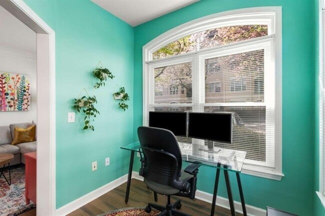 Building Photo - 955 Juniper St NE