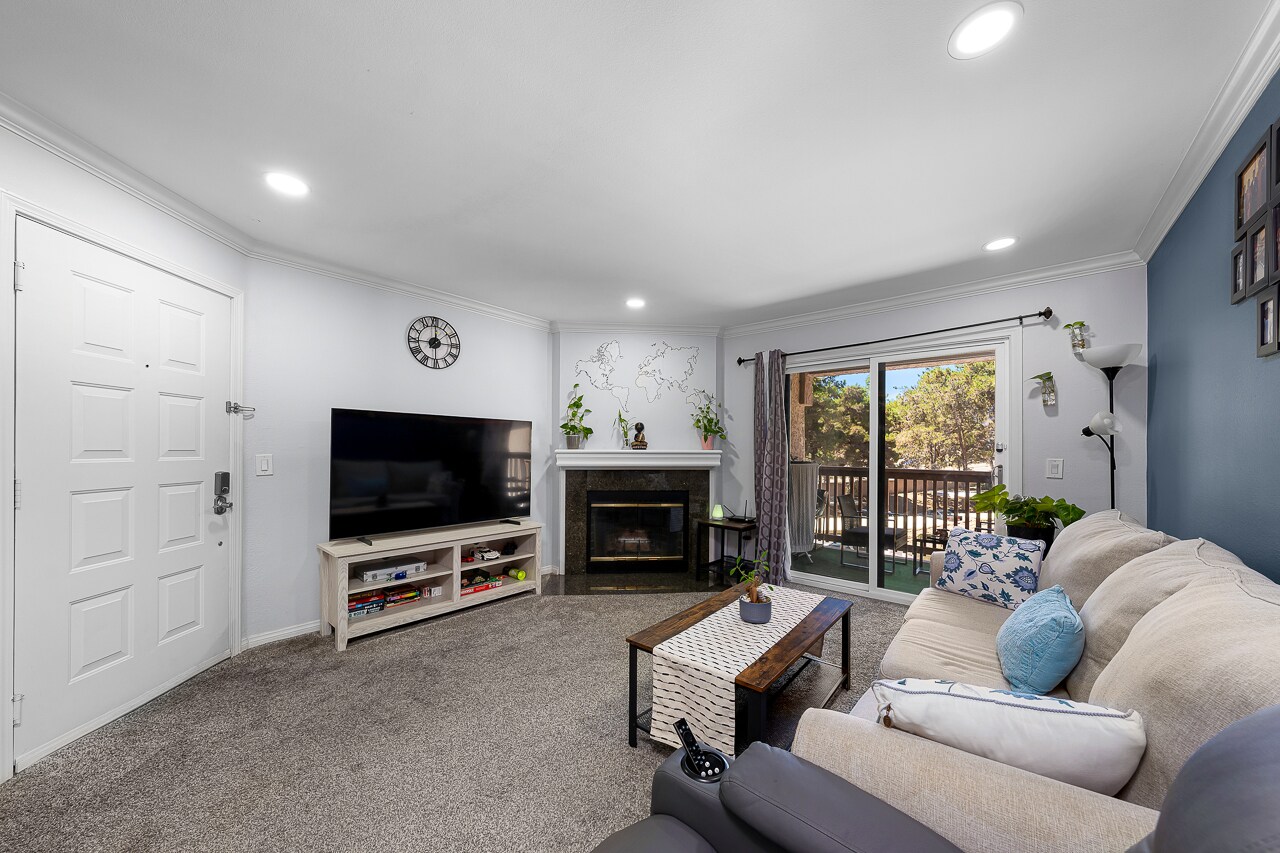 Building Photo - 12015 Alta Carmel Ct