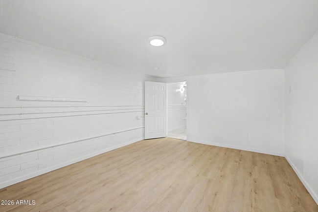 Building Photo - 2038 E Lemon St