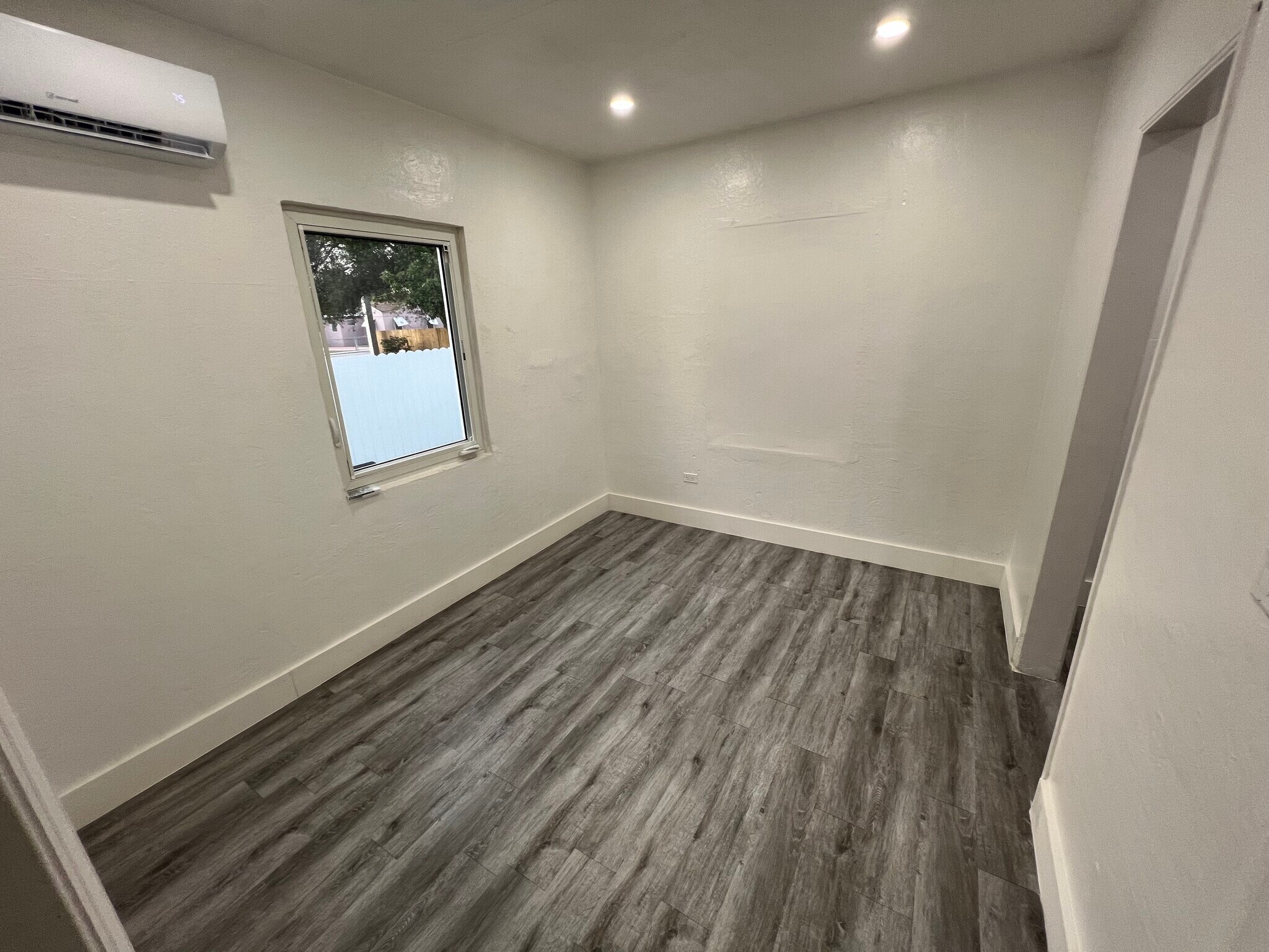 Building Photo - 925 NW 59th St
