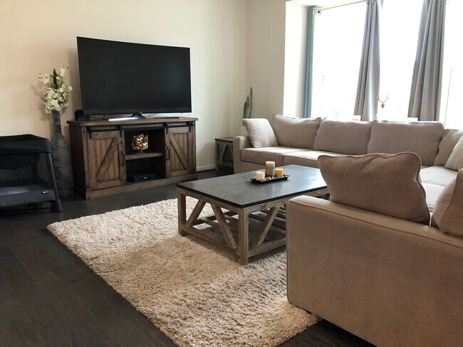 Building Photo - 8054 Elton St