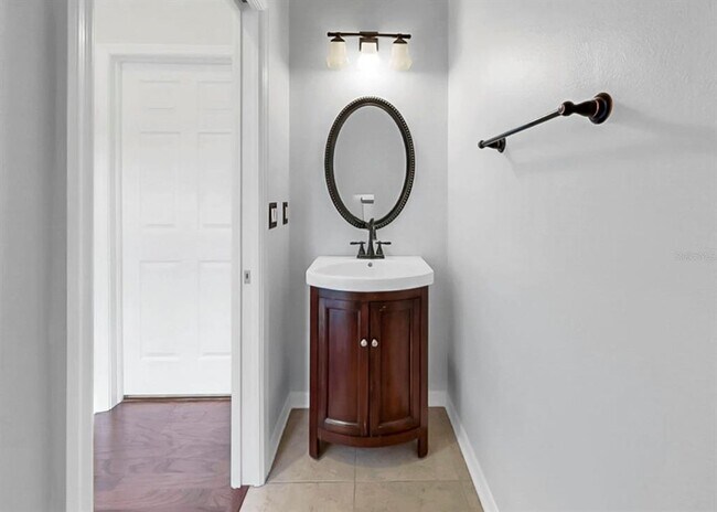 Building Photo - 17423 New Cross Cir