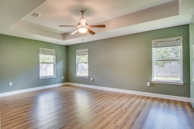 Building Photo - Spacious 4-Bedroom Home in Milton Near I-1...