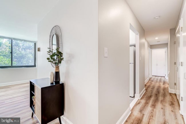 Building Photo - 600 Roosevelt Blvd