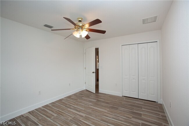 Building Photo - 2110 SW 38th Terrace