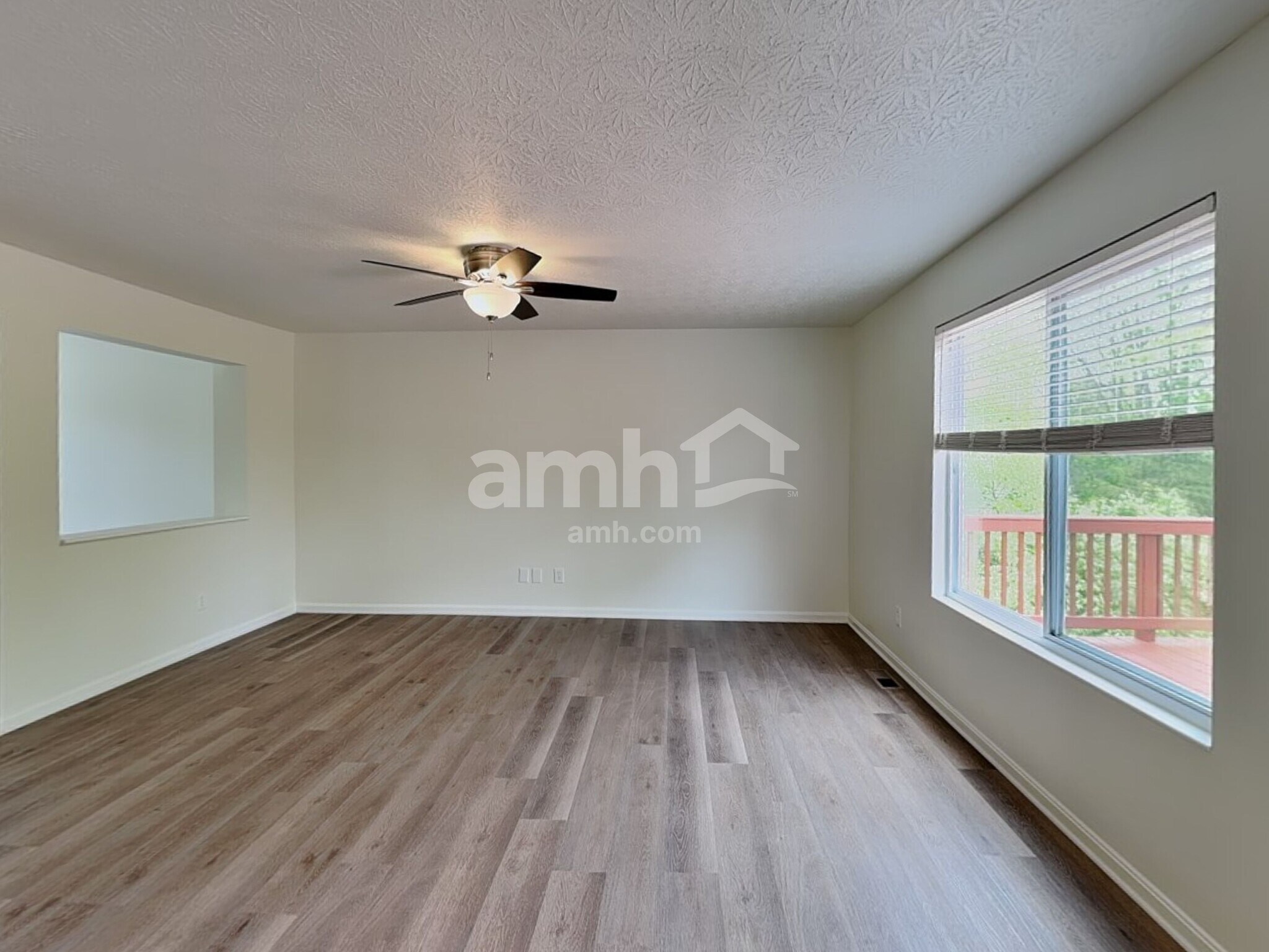 Building Photo - 2237 Antoinette Way