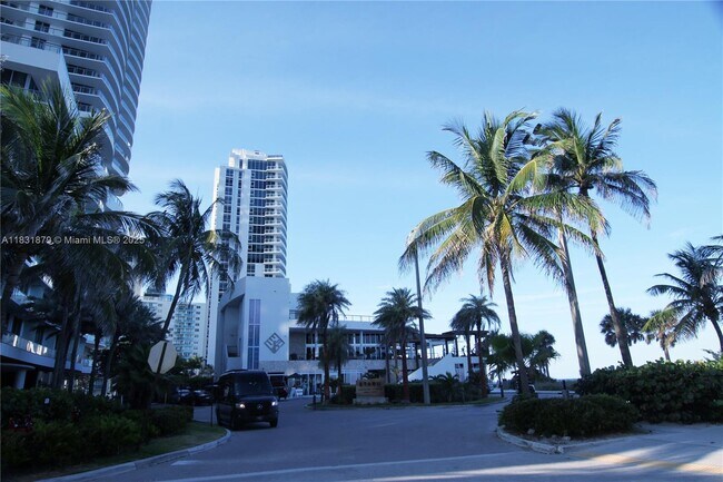 Building Photo - 1801 S Ocean Dr