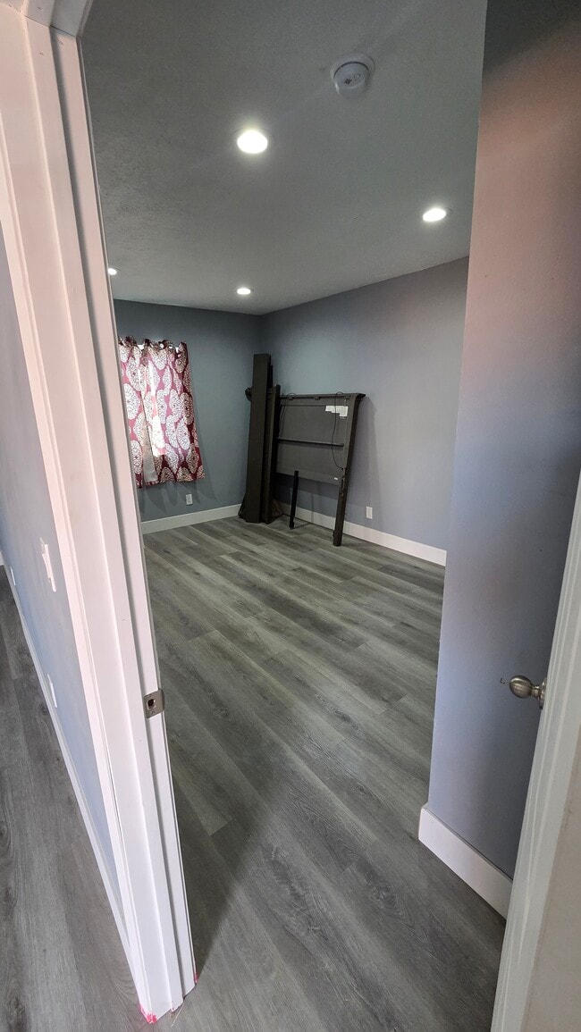 Building Photo - 303 Elmwood Ave