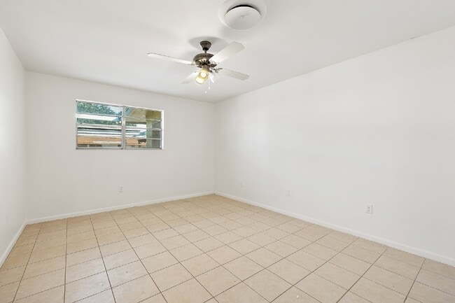Building Photo - 202 N 41st St