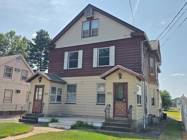 Building Photo - 21 Oakwood St