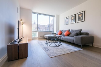 Building Photo - 45 E 33rd St