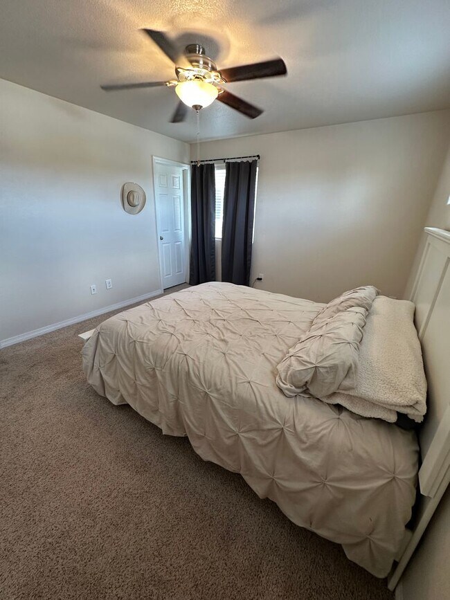 Building Photo - Spacious 5-Bedroom Smart Home Near Peterso...