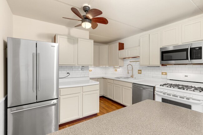 Building Photo - 5325 Waterbury Ct