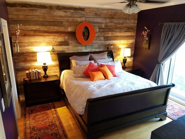 Building Photo - 5053 N Clark St