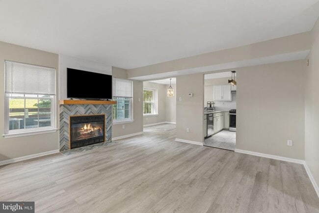 Building Photo - 424 Revere Dr
