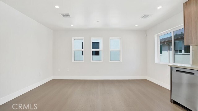 Building Photo - 1215 N Kingsley Dr