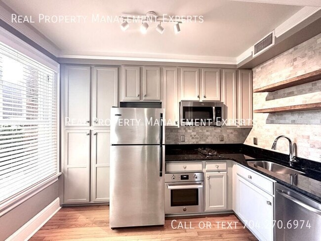 Building Photo - 712 Louise Ave