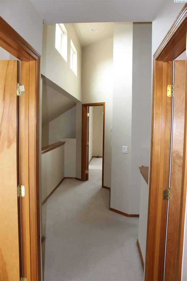 Building Photo - 431 Columbia Point Dr