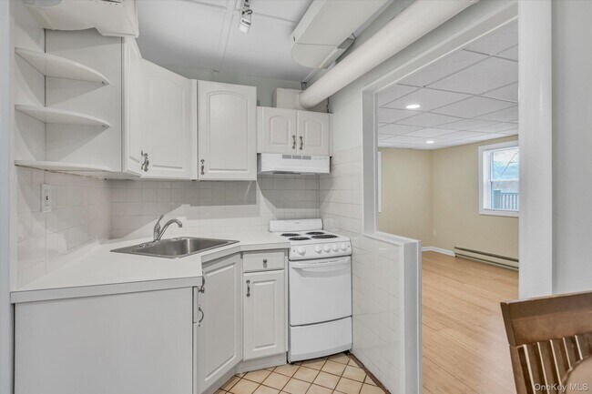 Building Photo - 11 Doris Ct