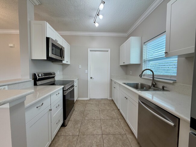 Building Photo - 6295 33rd Manor