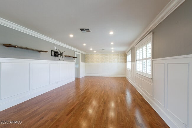 Building Photo - 4302 E Whitton Ave